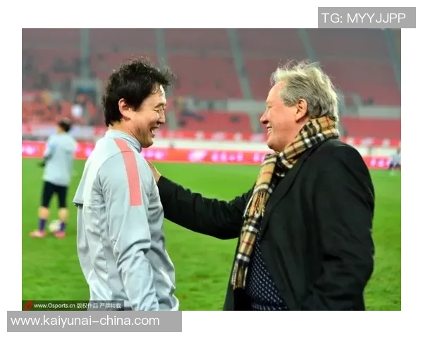 上海攀岩队进攻策略解析与攀岩热点动态探讨