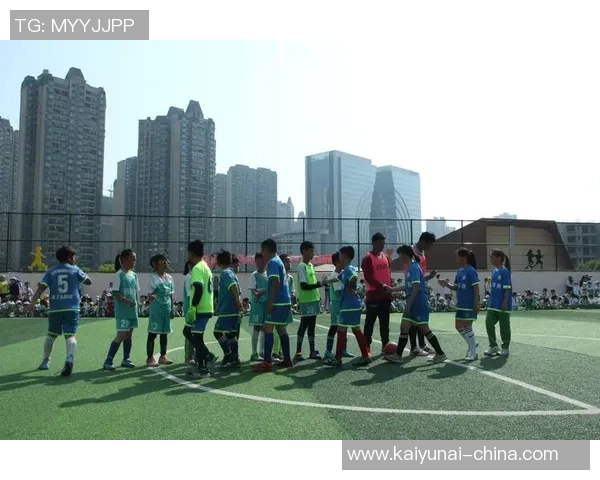 刘军独家分享足球心得与技巧助你提升球技的秘密解析